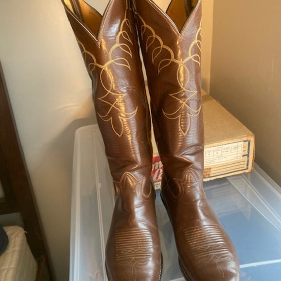 VINTAGE TONY LAMA COWBOY BOOTS mens 9.5 Excellent - Picture 4 of 15